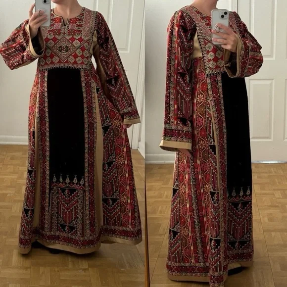 Fully Embroidered Palestinian Thobe - Picture 1 of 9
